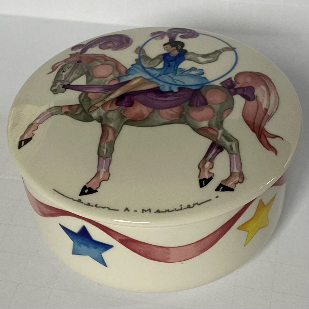 Villeroy & Boch Le Cirque Trinket Dish With Lid 3.75” EUC Horse Stars Ribbon